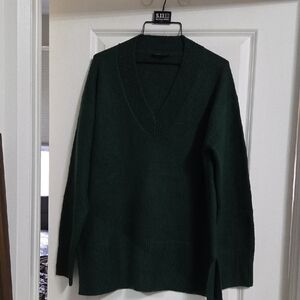 Denver Hayes V-Neck Sweater Size L